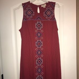 -Sleeveless Dress